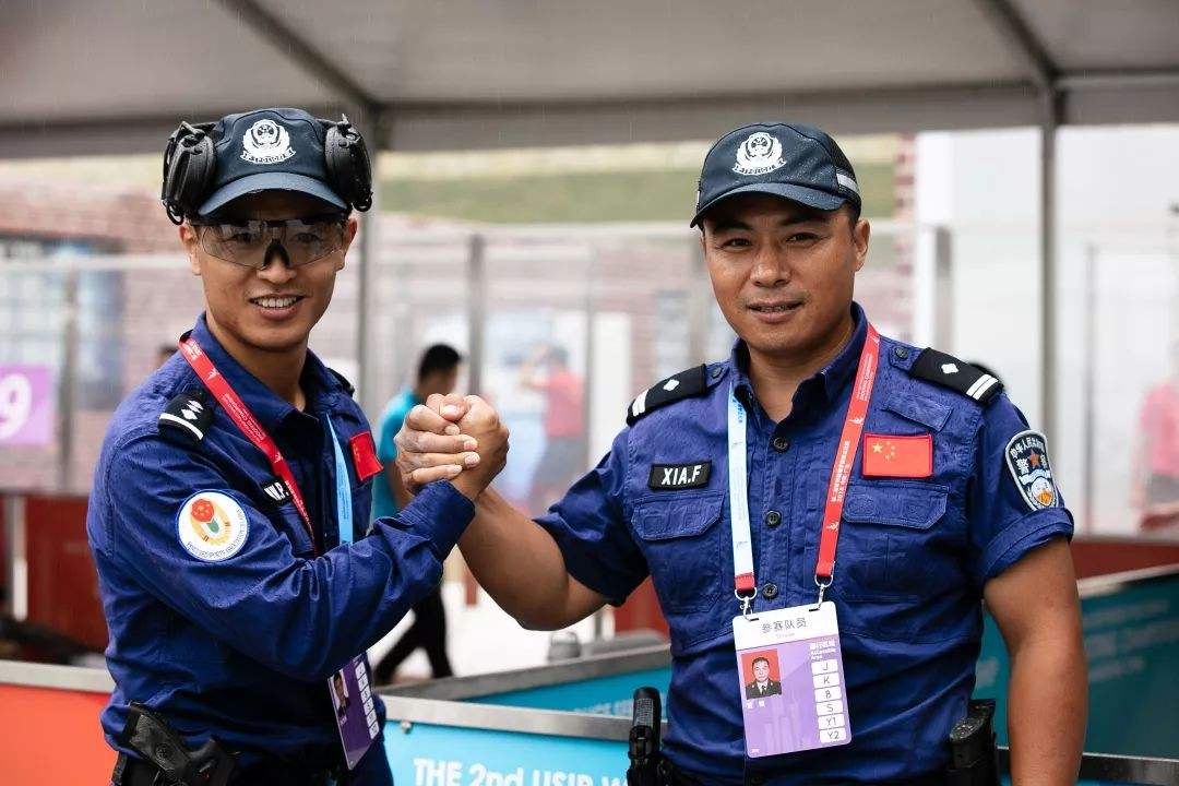 九游官网-包含匈牙利队队员相互激励提升士气的词条