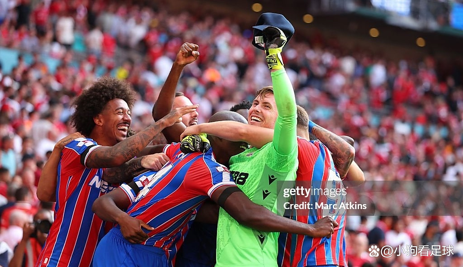 包含利物浦客场大胜水晶宫，拉开积分差距继续领跑的词条