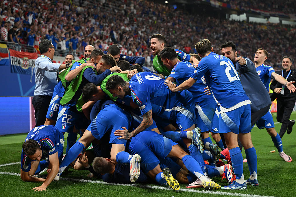 9you娱乐-包含瑞士队踢出精彩比赛，成功晋级欧锦赛四分之一决赛的词条