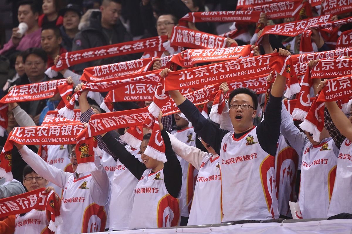 新一场足球对决即将开战，球迷期待的简单介绍