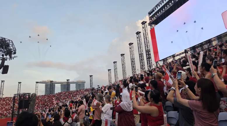 九游VIP-精彩赛事现场直击，现场观众爆发出热情呐喊