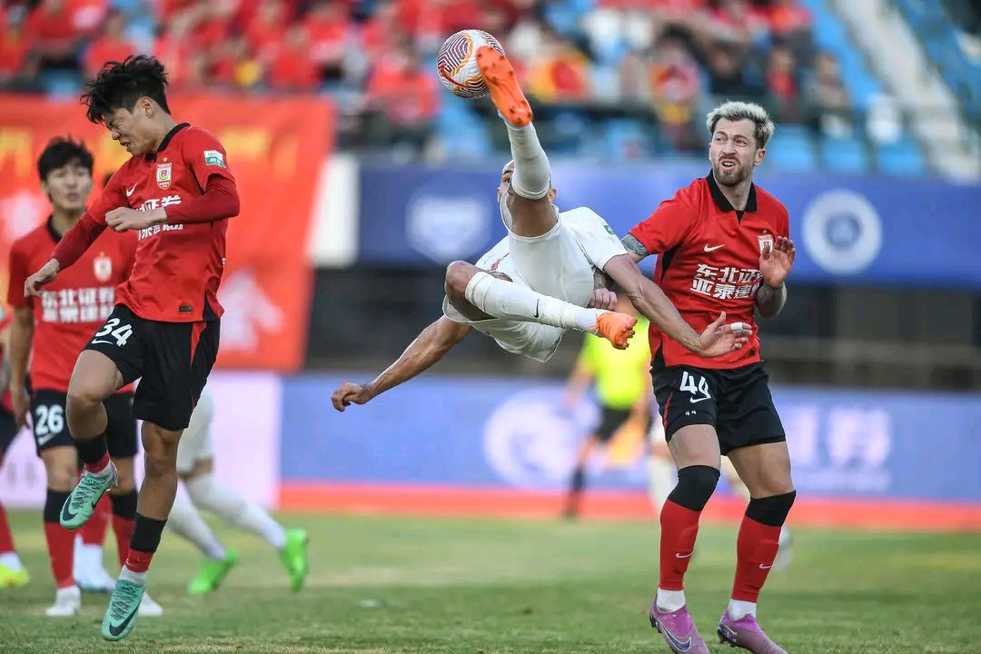 九游娱乐网站-捷克队前锋梅开二度助球队晋级