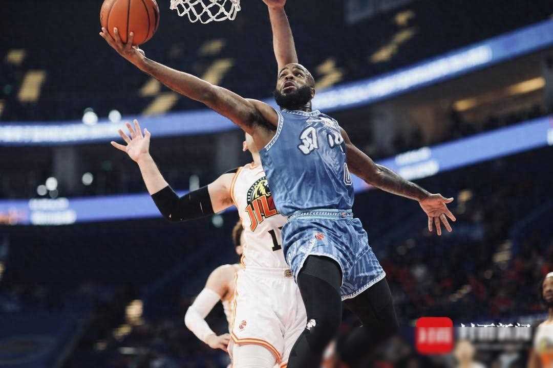 九游体育直播-关于四川男篮客场不敌河南队，遭遇困境的信息