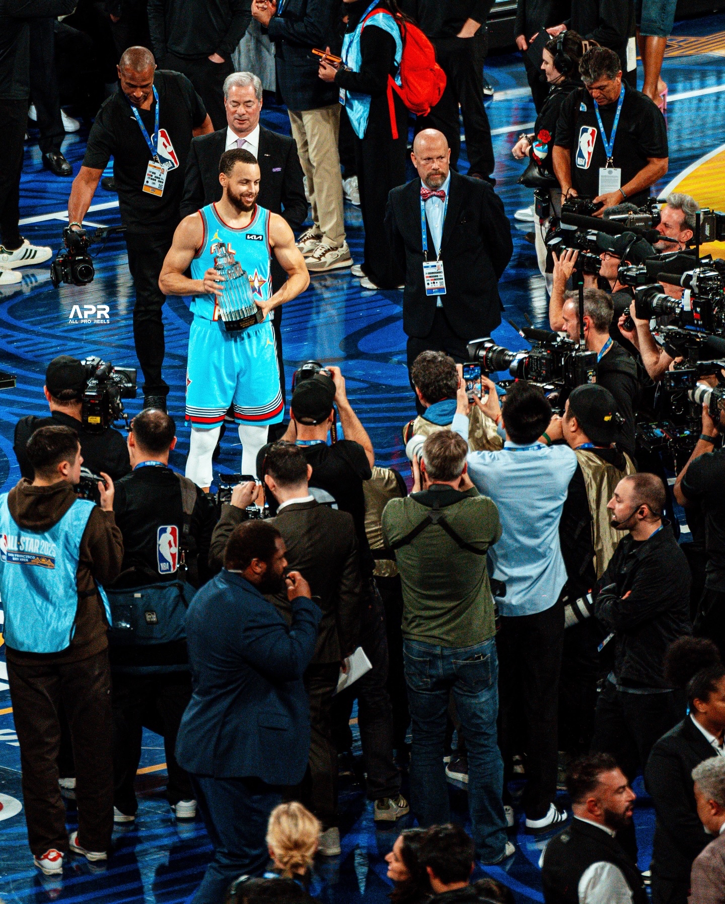 九游官网-包含沙尔克球队士气高涨，迎战强敌的词条