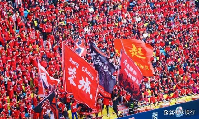 九游app下载-十六强赛火热开战，豪强们展开对决