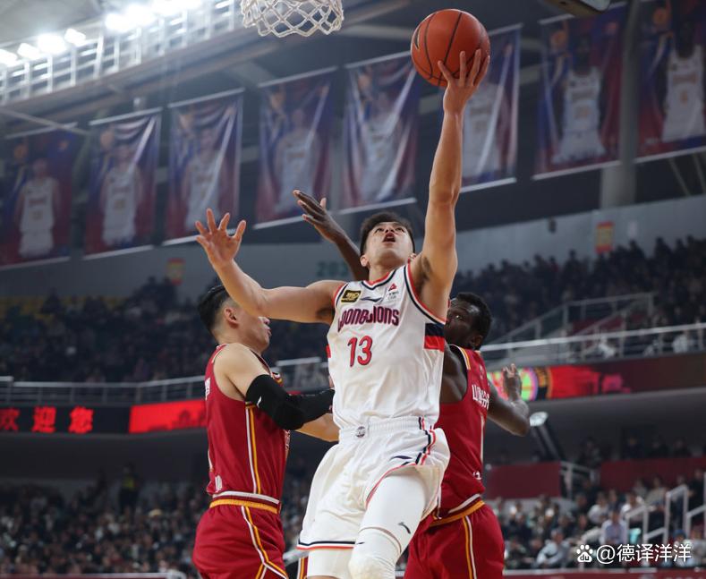 包含四川队逆转山东队，郭艾伦统治全场的词条