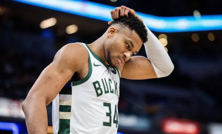 天津队逆转雄鹿，莫兰特惊艳四座