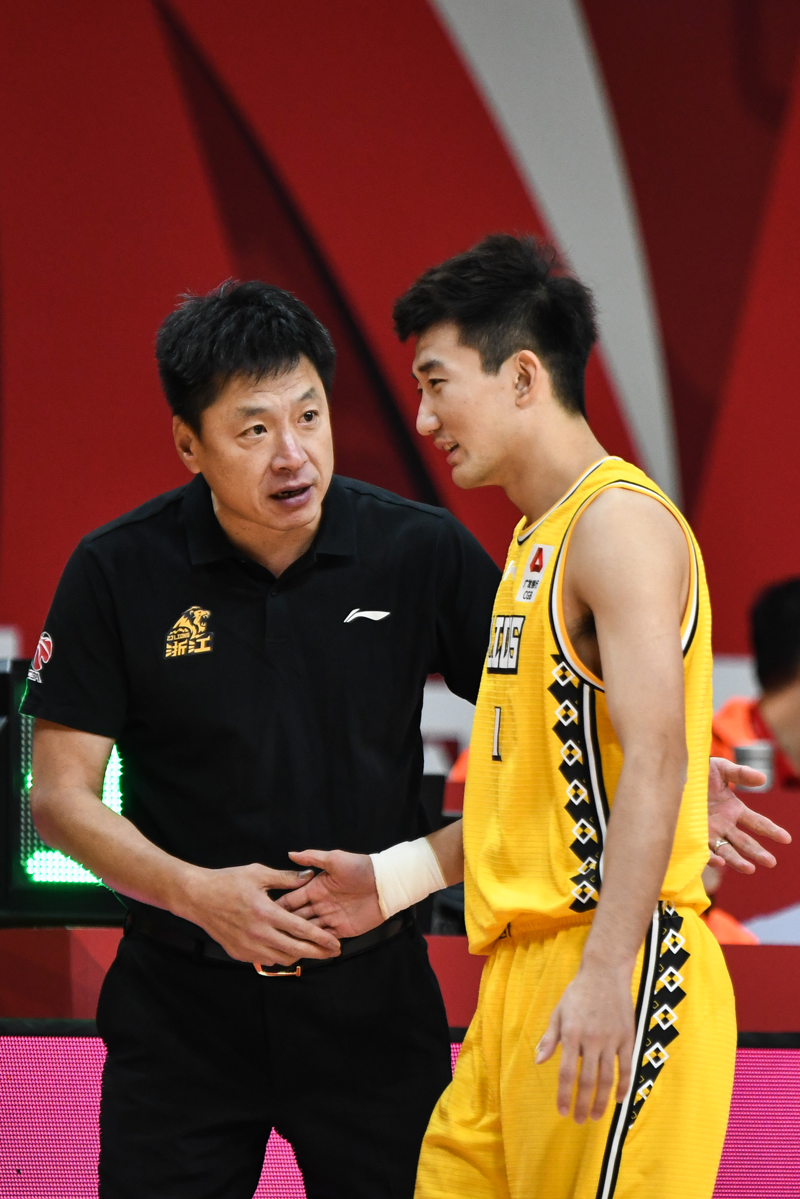 九游VIP-快船绝杀灰熊，胡金秋高光表现