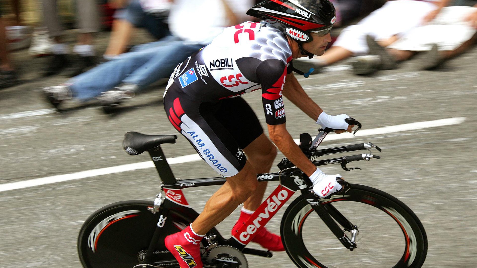 迪马利亚关键战爆发,里昂逆境突围加纳强敌